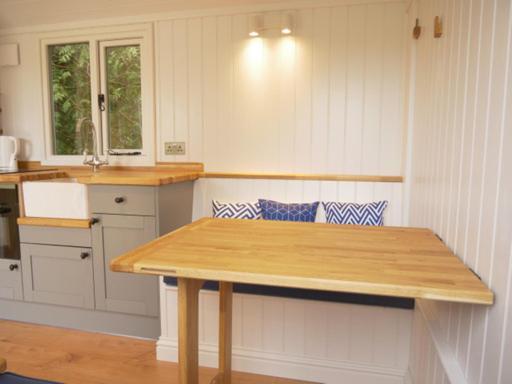 Wolstonbury Getaway Villa Hassocks ภายนอก รูปภาพ